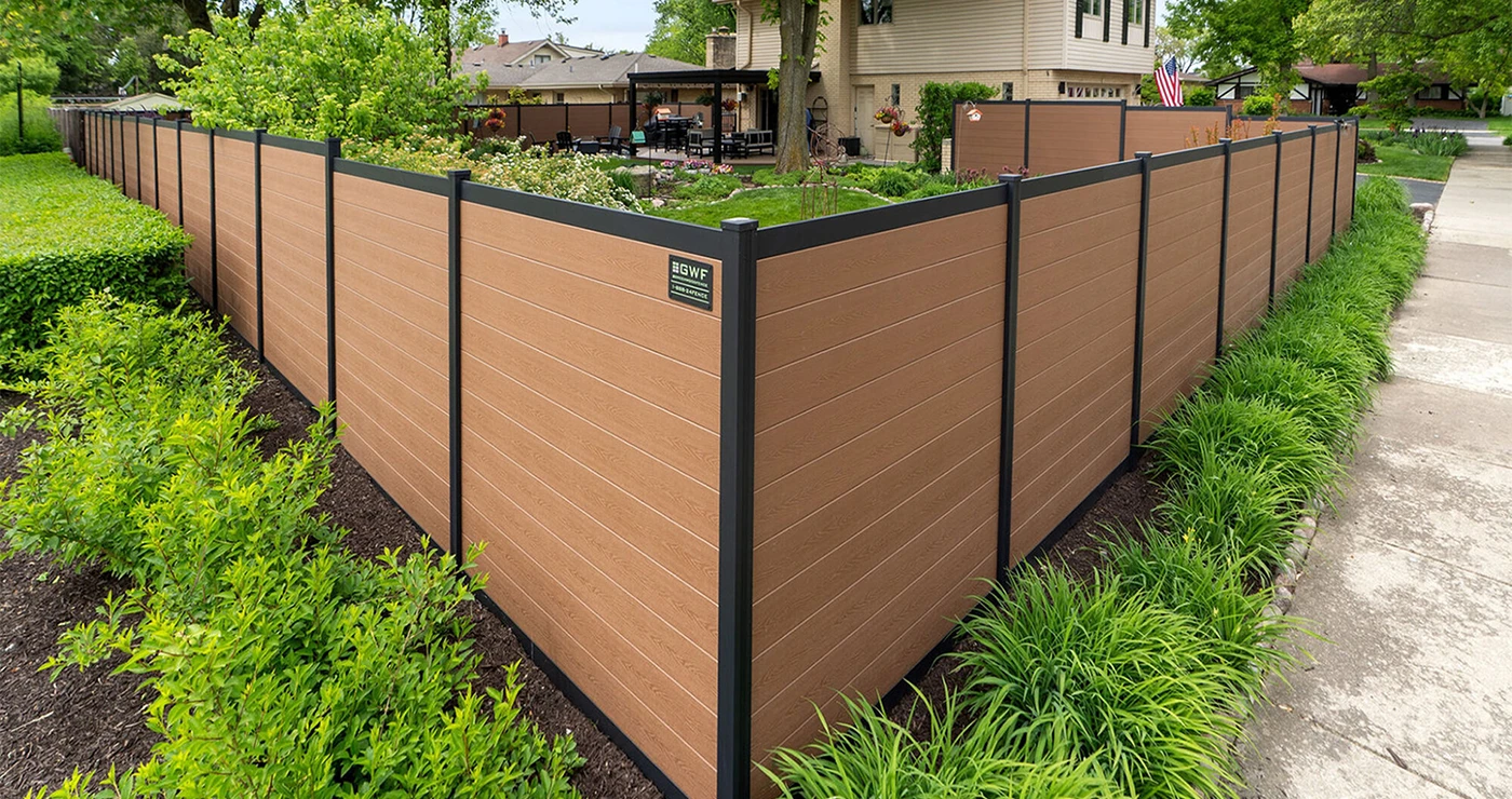 Residential Wood Privacy Fence with Horizontal Panels