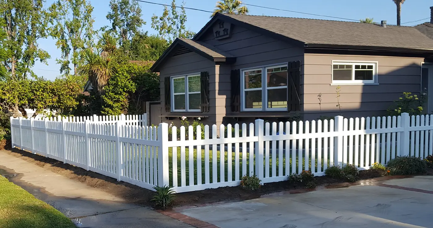 White Vinyl Picket Fence Installation Los Angeles, CA