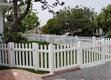 White Vinyl Picket Fences & Gates in Los Angeles, CA