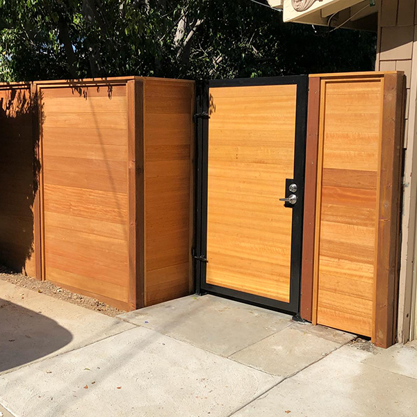 Licensed Wood Privacy Fencing Experts throughout LA