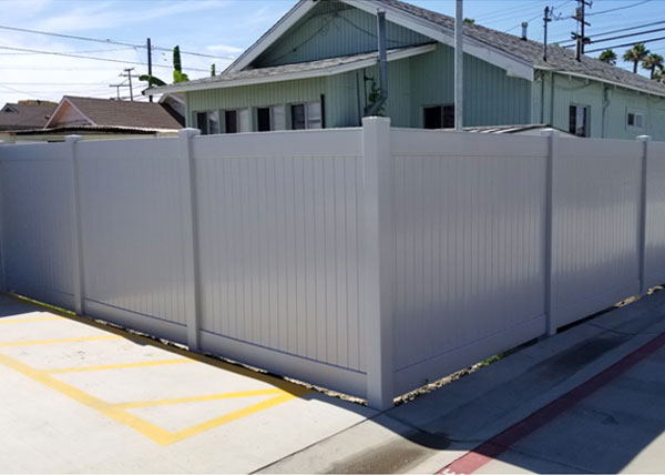 Vinyl Privacy Fence in Los Angeles, CA