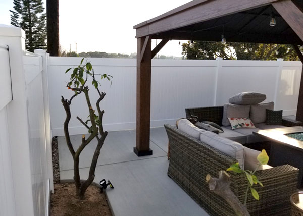 Vinyl Backyard Fence Installation in Gardena