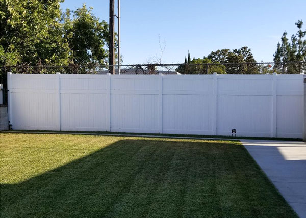 Vinyl Privacy Fence in Bellflower, CA