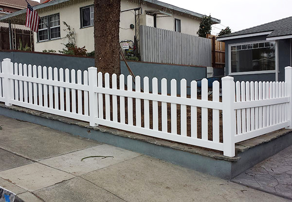 Picket Vinyl Fencing